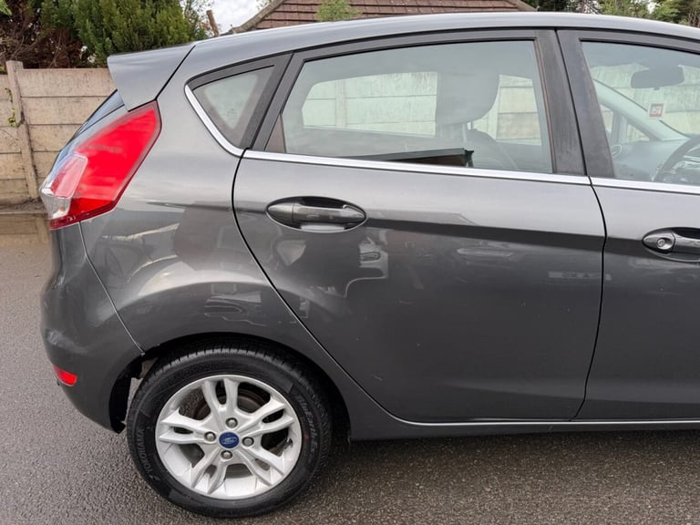 2016 Ford Fiesta 1.0T EcoBoost Zetec Hatchback 5dr Petrol Powershift Euro 6 (100 ps) Hatchback Pe...