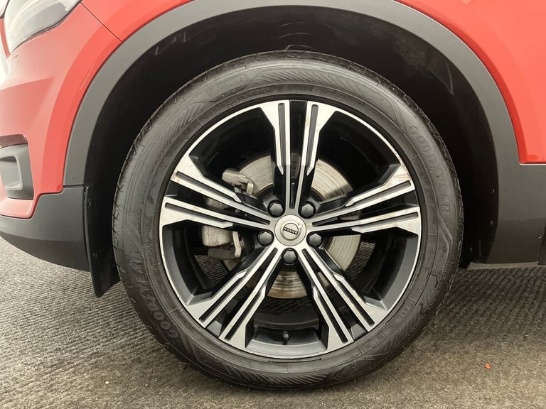 2020 Volvo XC40 2.0 B4P Inscription Pro 5dr Auto Estate Automatic