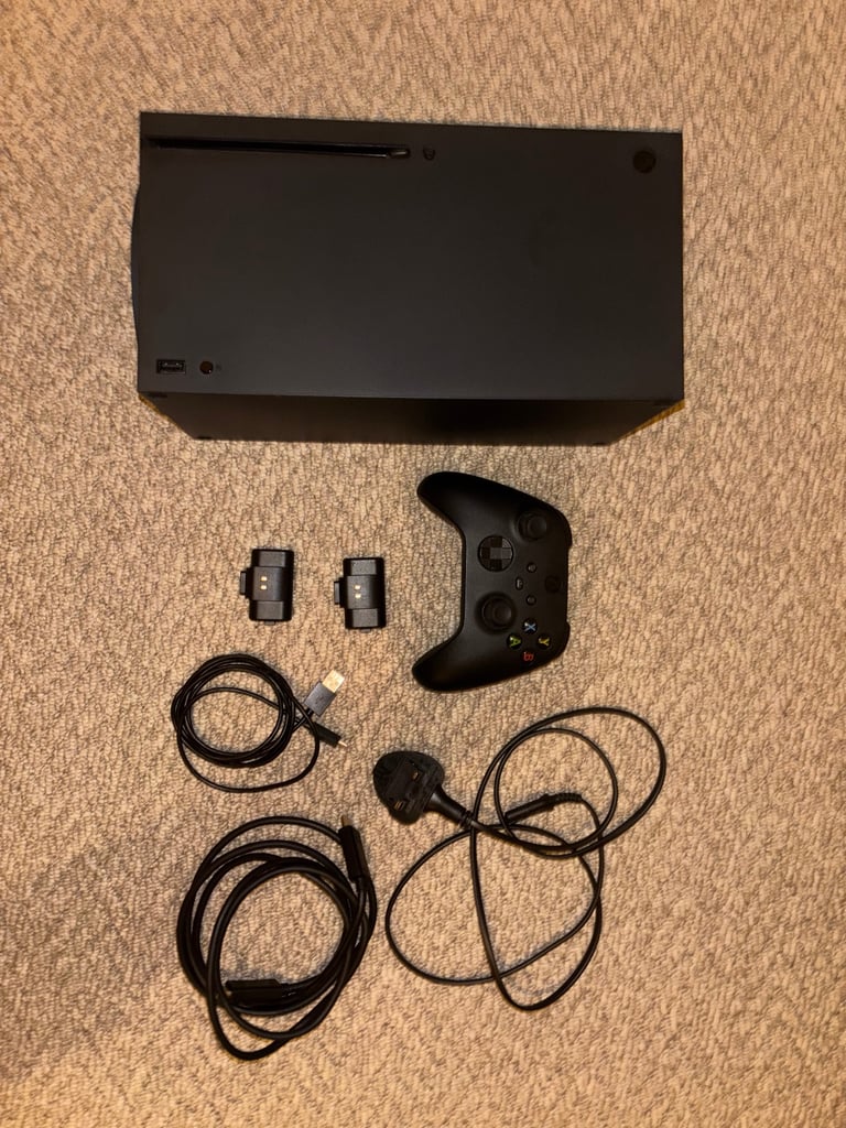 Xbox series X 1tb Disc edition (controller + box)