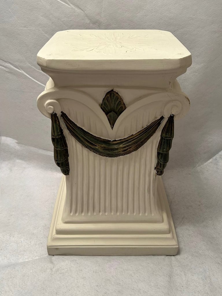 image for Pedestal Stand for Vase or Lamp