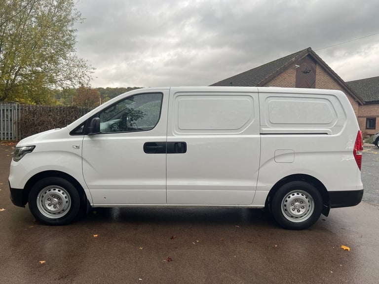 2019 Hyundai Iload 2.5 CRDi 116ps SE Van [6] one owner service history  PANEL VAN Diesel Manual