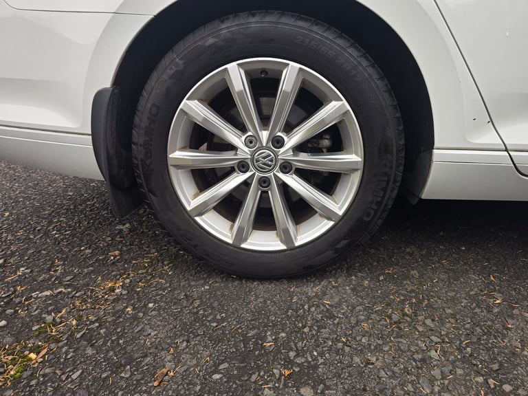 Volkswagen, PASSAT, Saloon, 2015, Manual, 1598 (cc), 4 doors