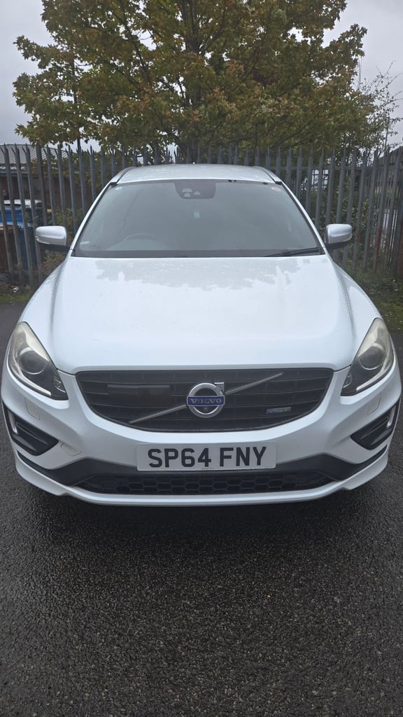 ** Volvo XC60 R-Design **