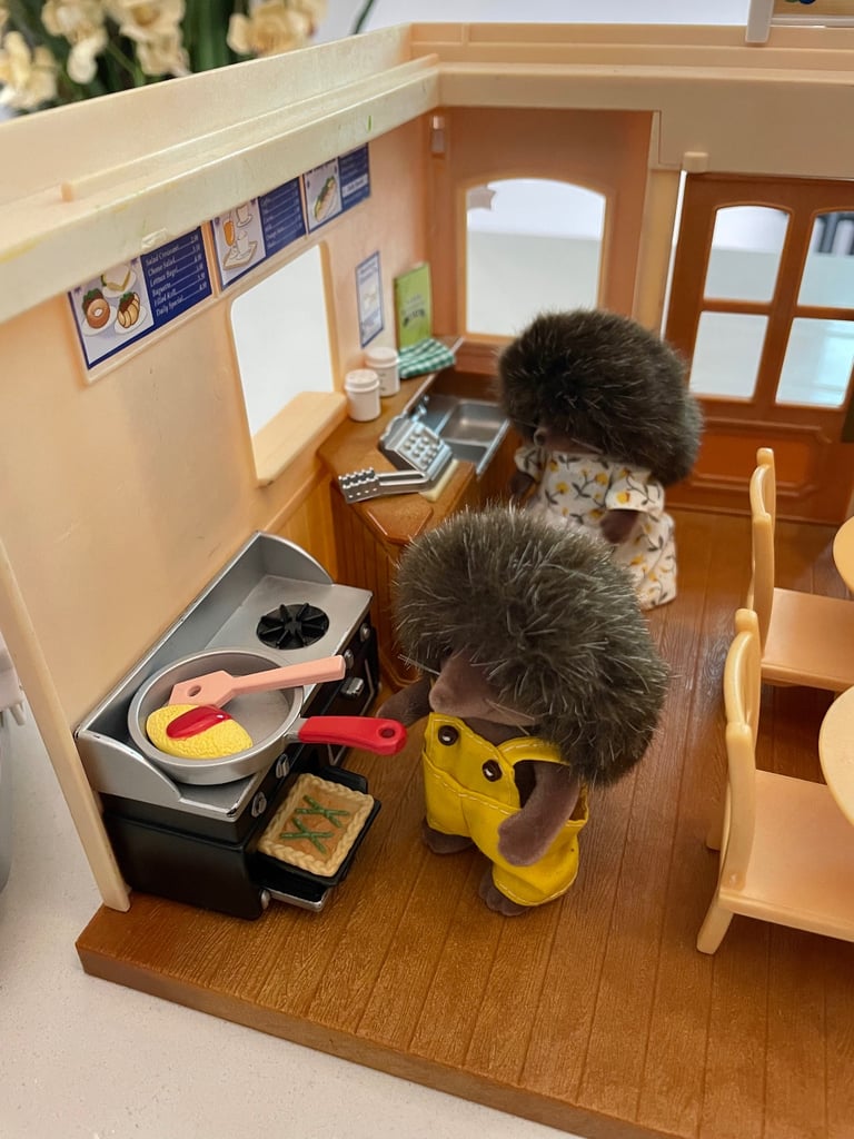 Sylvanian families vintage Blackcurrant cafe and fish and chip van immaculate 