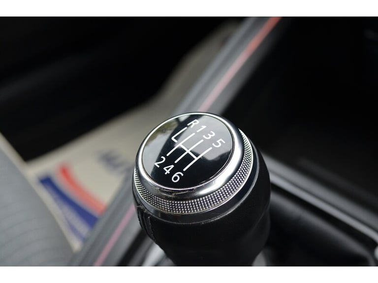 2021 Renault Clio TCe Lutecia Hatchback Petrol Manual