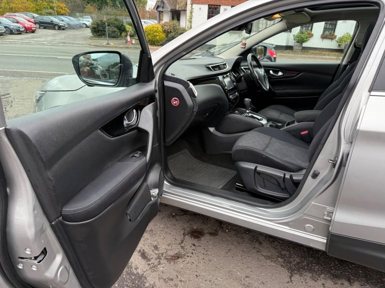 2015 Nissan Qashqai 1.6 dCi n-tec+ XTRON 2WD Euro 6 (s/s) 5dr Diesel