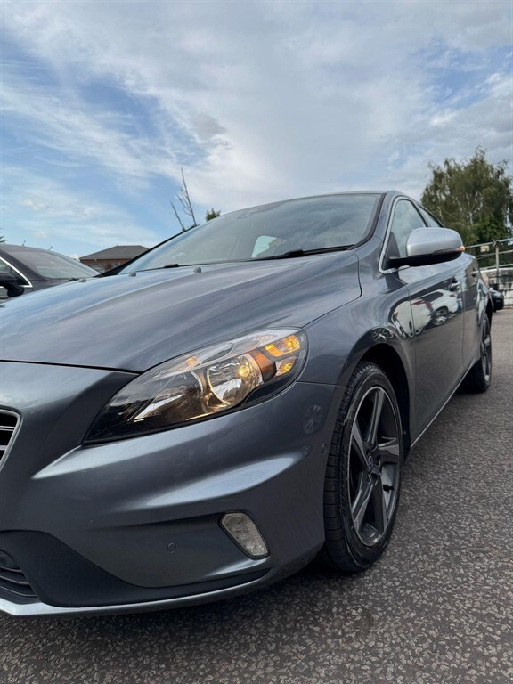 2015 Volvo V40 2.0 D4 R-Design Euro 6 (s/s) 5dr Hatchback Diesel Manual