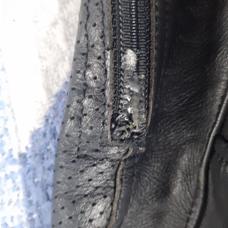 DAINESE Mens Leather Jeans, size 44