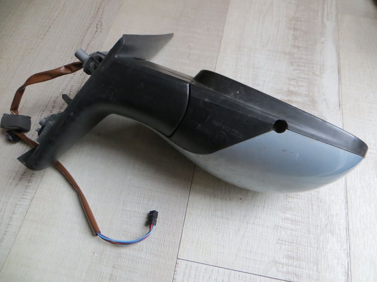 Citroen C5 (Mk1) electric door mirror (Right hand / drivers side) and spare glass
