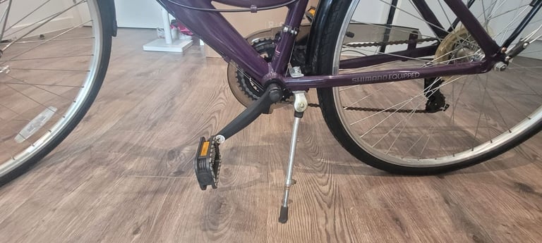 Apollo Elyse Women's Hybrid Bike. 16" Frame 700C Wheels. 21 Speed, in VGC