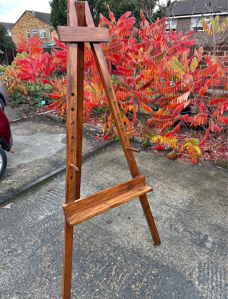 Free standing wooden easel  