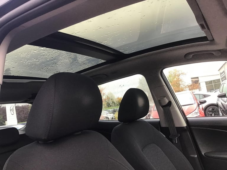 2020 Hyundai Ix20 1.6 Premium Nav Hatchback 5dr Petrol Manual Euro 6 (125 ps) MPV Petrol Manual