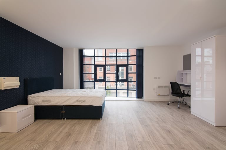STUDENT ROOM TO RENT IN NOTTINGHAM. PREMIUM STUDIO WITH PRIVATE ROOM, PRIVATE BATHROOM & KITCHEN