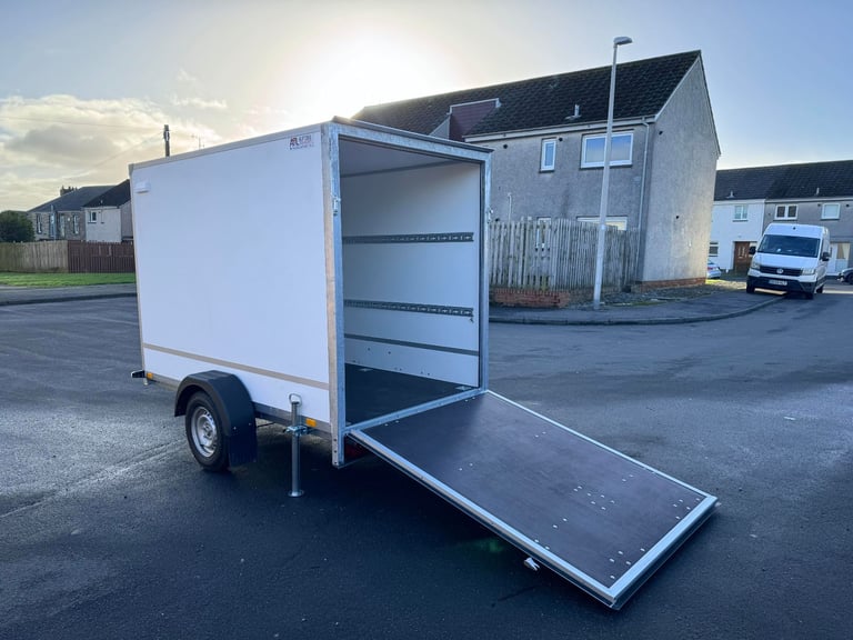 BRAND NEW 8ft x 5ft x 6ft Single Axle Box Trailer with Ramp 750KG