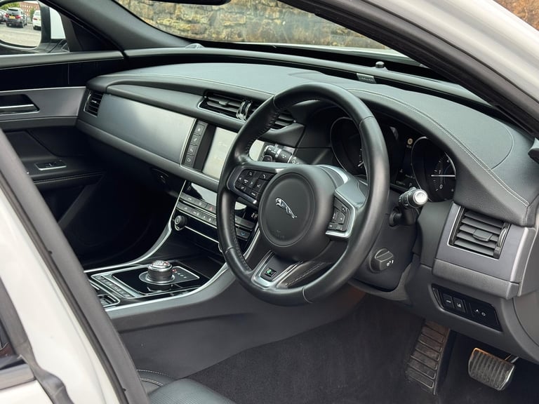 2016 Jaguar XF 2.0d R-Sport Auto Euro 6 (s/s) 4dr SALOON Diesel Automatic