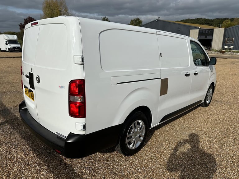 2020 Vauxhall Vivaro 1.5 Turbo D 2900 Dynamic L2 H1 Euro 6 (s/s) 6dr PANEL VAN Diesel Manual