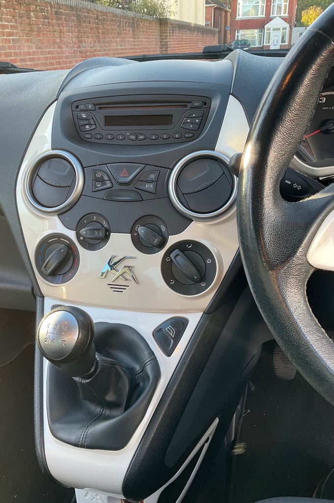 Ford, KA, Zetec, Hatchback, 2012, Manual, 1242 (cc), 3 doors