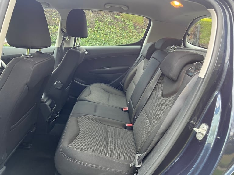 2013 Peugeot 308 1.6 HDi 92 Active 5dr [Sat Nav] HATCHBACK Diesel Manual