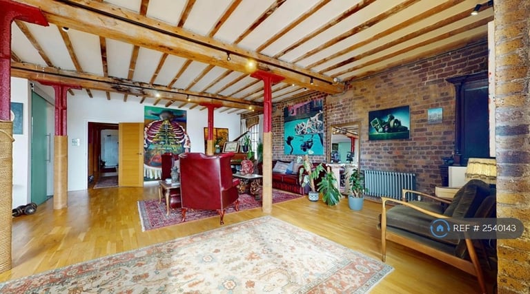 2 bedroom flat in Execution Dock House, London, E1W (2 bed) (#2540143)