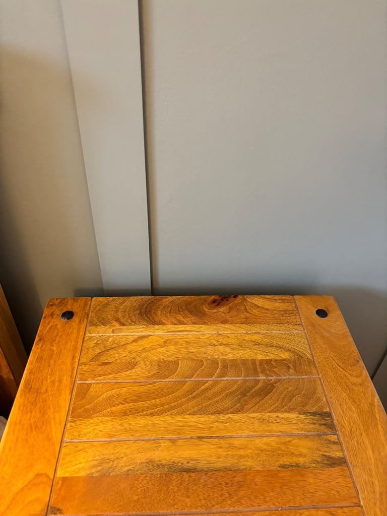 Bedside tables (x2)