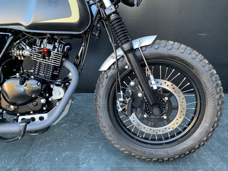 MUTT AKITA 125 LEARNER LEGAL HPI CLEAR LOW MILEAGE 1 OWNER 