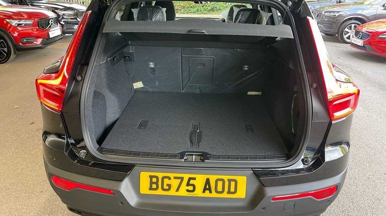 2025 Volvo XC40 2.0 B4P Ultra Black Edition 5dr Auto ESTATE PETROL Automatic