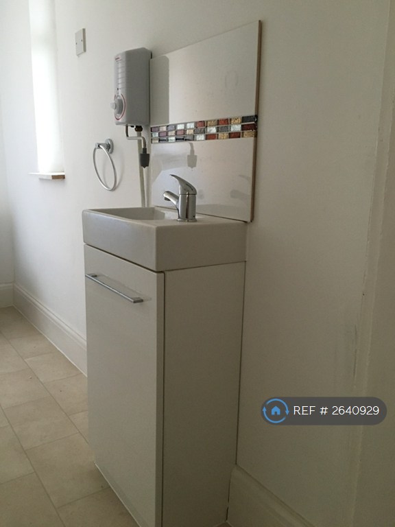 2 bedroom flat in Station Road, Portslade, BN41 (2 bed) (#2640929)