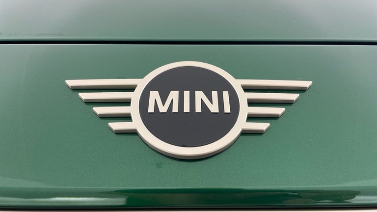 2025 MINI Cooper 135kW E Exclusive 41kWh 3dr Auto HATCHBACK ELECTRIC Automatic