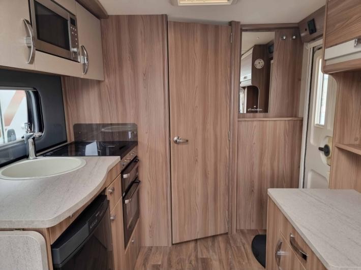 2015 Swift Challenger EVO 442 Used Caravan