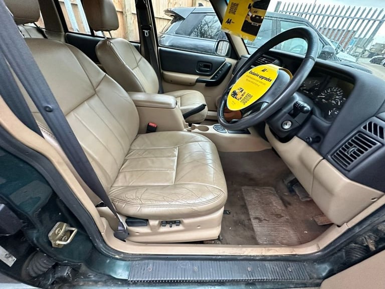 2000 X JEEP CHEROKEE 60TH ANNIV. AUTO 2.5 SUV 5DR PETROL 4X4 (279 G/KM, 121 BHP)