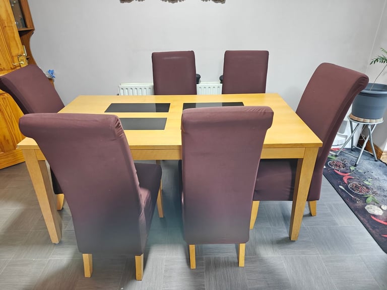 Dinning table with 6 chairs 