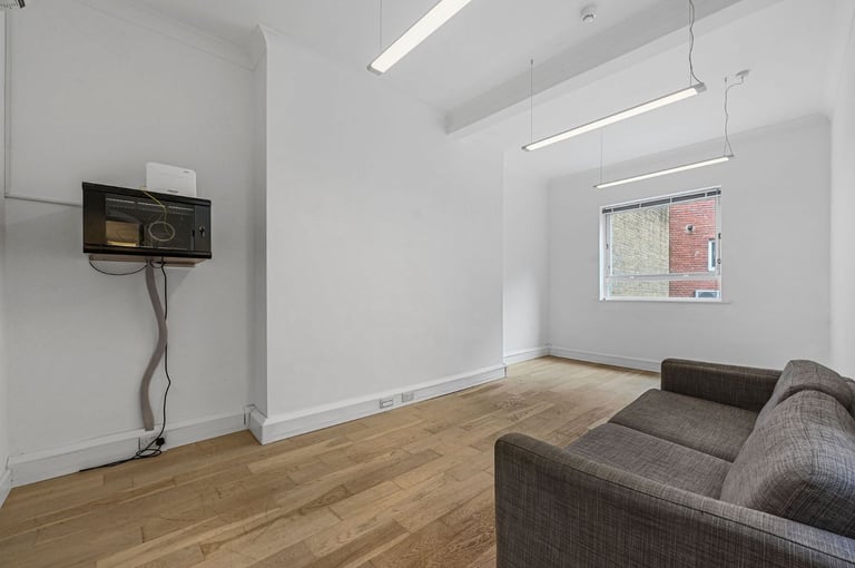 First Floor, 112 Clerkenwell Road, EC1- Prime Office Space Available To Rent 