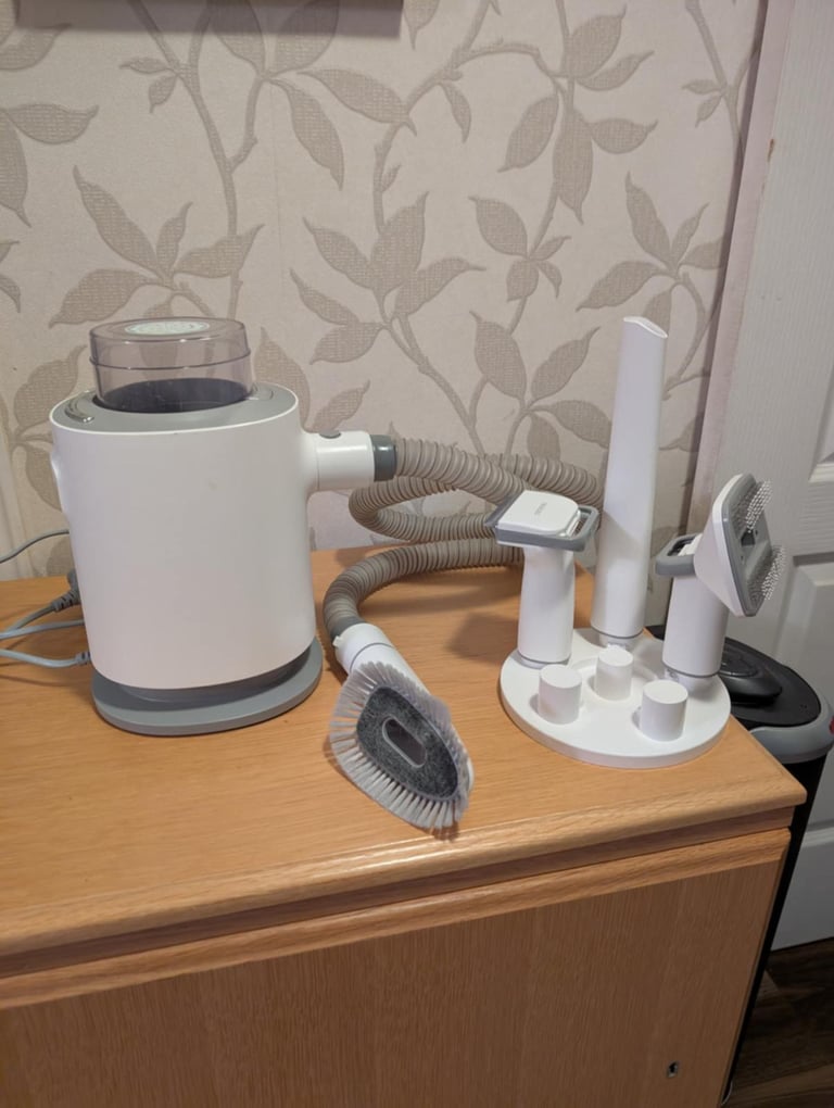 Dog / cat grooming vacuum