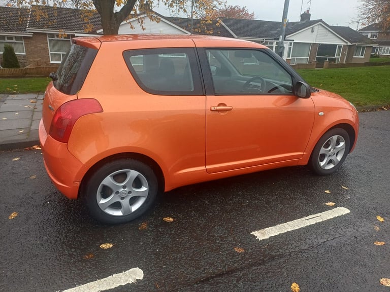 SUZUKU SWIFT 1.3 GL VERY LOW MILES SERVICE HISTORY OUTSTAND CAR