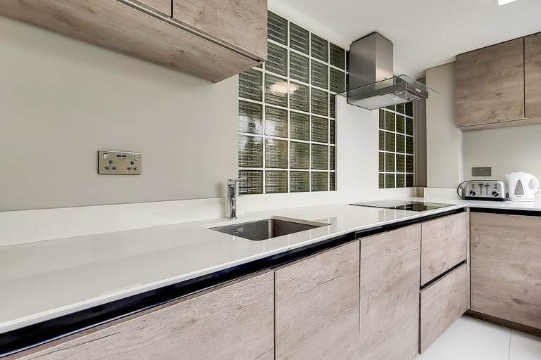 Three bedroom, three bathroom eigth floor apartment in St Johns Wood NW8