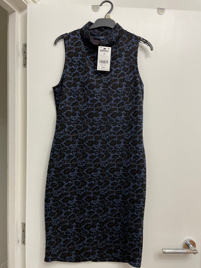 Jacquard turtleneck sleeveless dress for ladies  ( size 10)