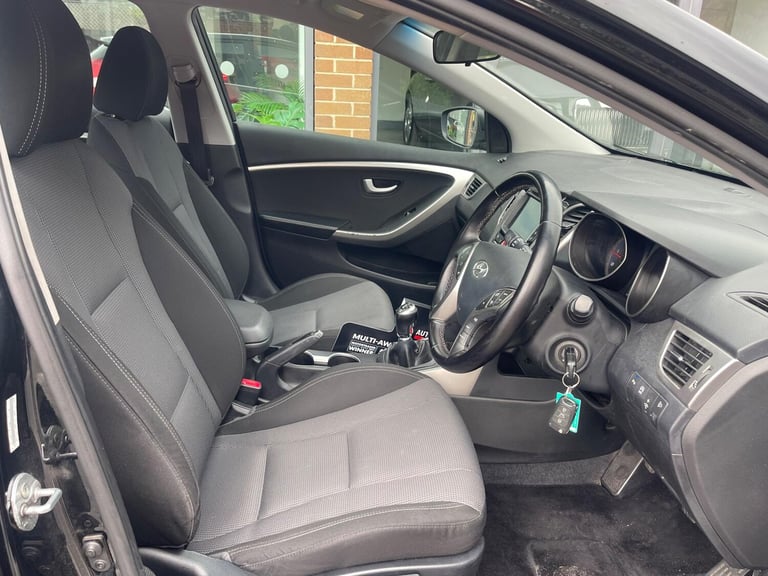 2013 Hyundai i30 1.6 CRDi Blue Drive Style Nav Euro 5 (s/s) 5dr HATCHBACK Diesel Manual