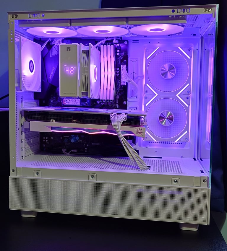 White Powerful Custom Gaming PC | RX 6800XT 16GB | Ryzen 7 3800X | 32GB RAM | 2TB SSD | Win 11 Pro