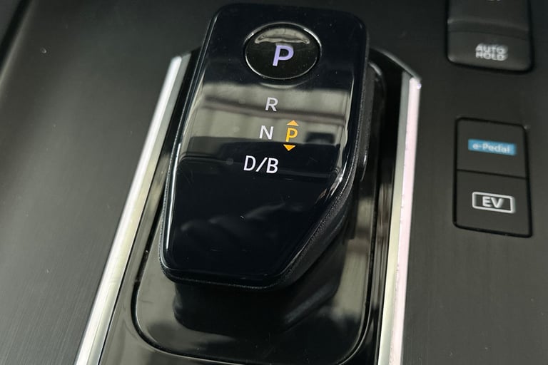 2023 Nissan Qashqai 102994 Hatchback Hybrid Automatic