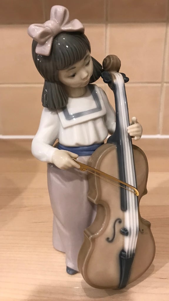 Nao by Lladro Figurine Girl with Cello Christmas 🎄 