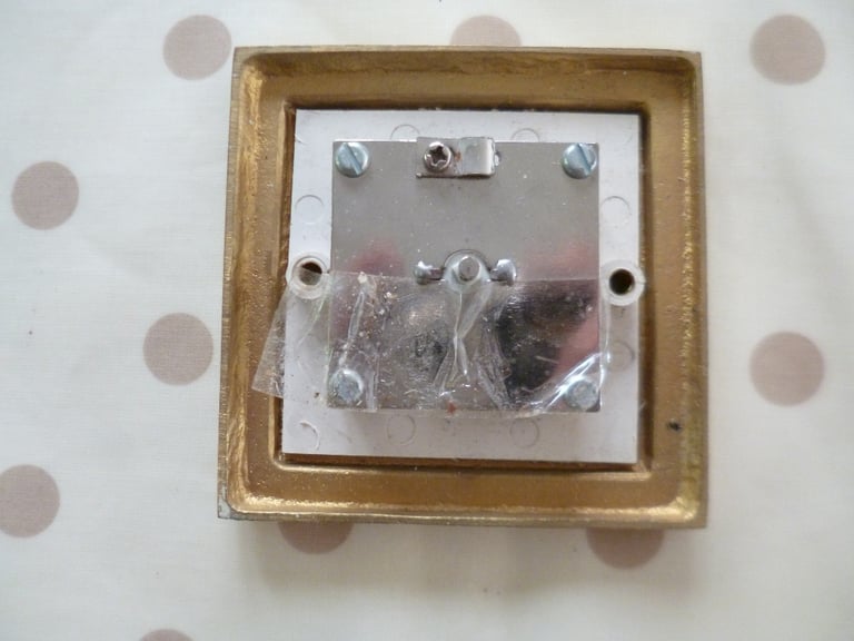 I Use Brass TV Face Plate in rope edge design.