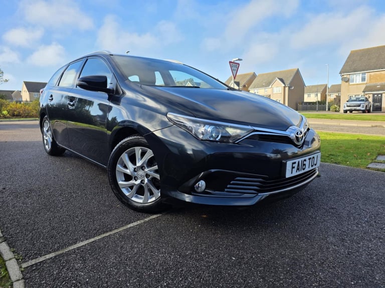 2017 EXCELLENT TOYOTA AURIS DIESEL-LOW DIESEL MILES-ULEZ FREE-FULL SERVICE HISTORY