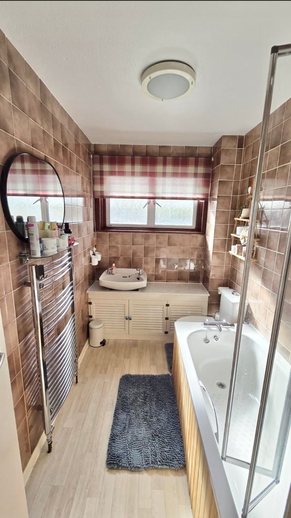Specious 4 Bedroom house to rent on Downland Drive, Southgate, Crawley