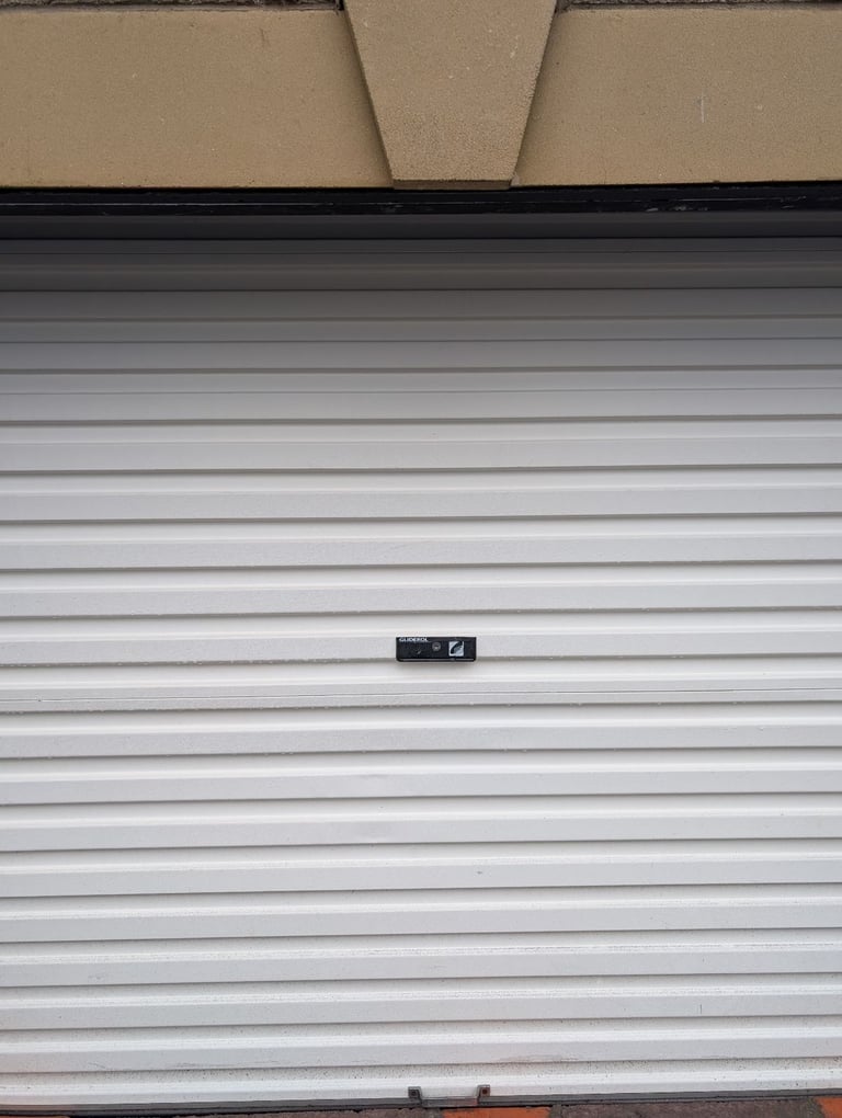 Roller garage door 