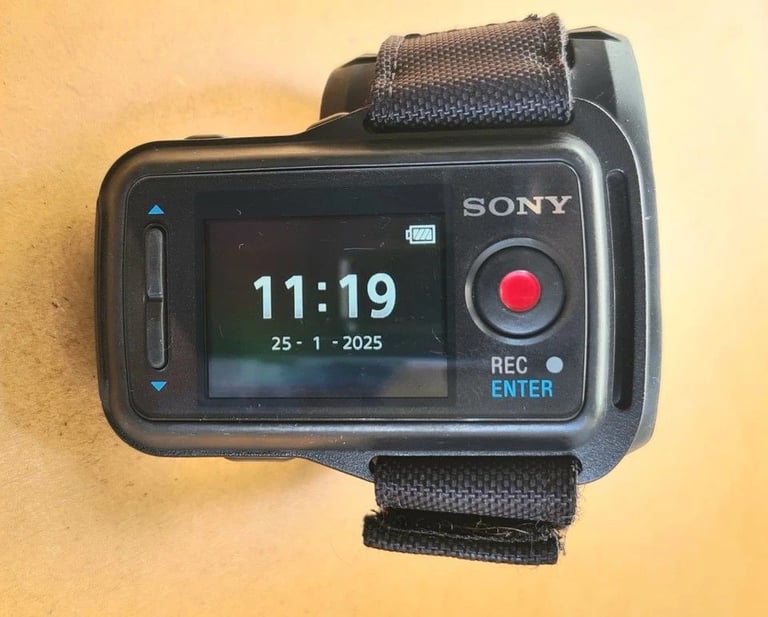  SONY AS200V Action Cam with Wi-Fi & GPS + Wrist Remote + Attachments