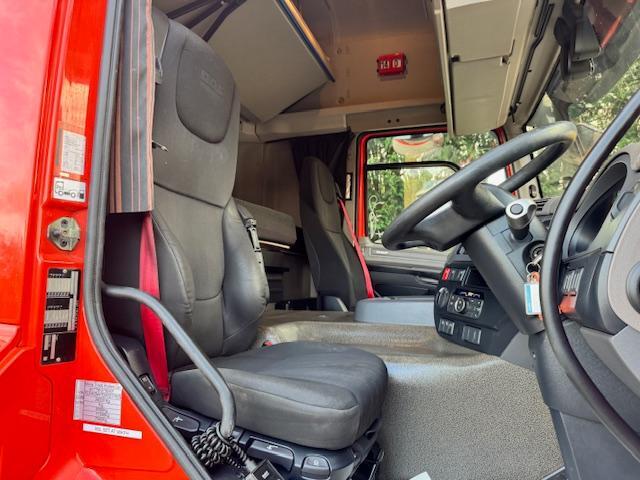 2020 70 DAF CF 320 E6 6x2 rear lift space sleeper cab 30ft curtain side tail-lif