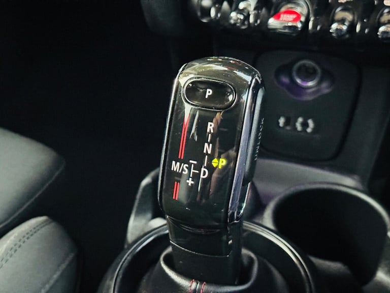 2018 MINI Hatch 2.0 Cooper SD Auto Euro 6 (s/s) 3dr HATCHBACK Diesel Automatic