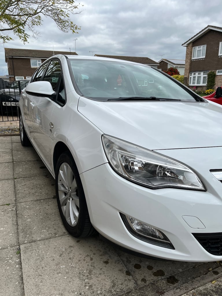 Vauxhall, ASTRA, Hatchback, 2012, Manual, 1598 (cc), 5 doors