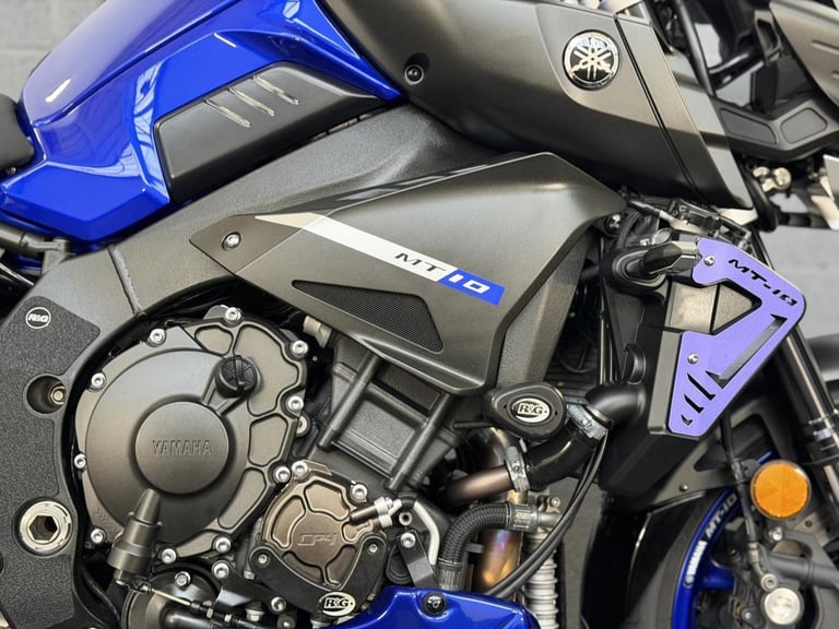 2018 Yamaha MT-10 1000 Hyper-naked Petrol Manual Euro 4 (160 ps)