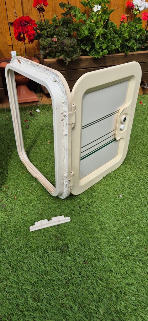 THETFORD C200CS swivel toilet with 12V flush for camper caravan motorhome boat.
